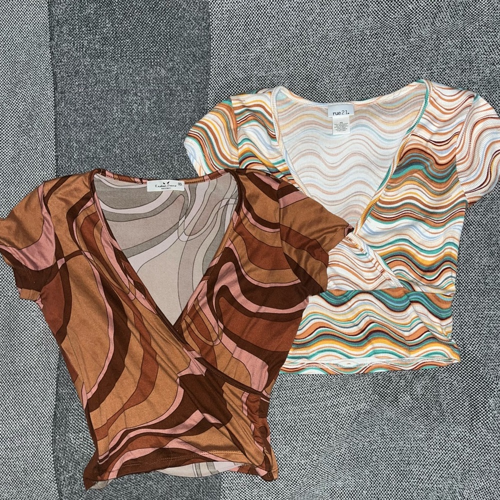 Rebellious Dreamer & Rue 21: multicoloured tops: Two bundle